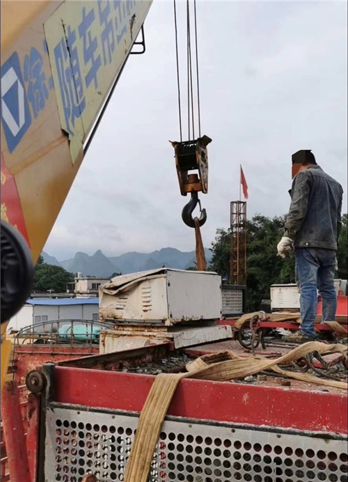 青白江区大件吊装搬运设备常用的施工手势信号解答