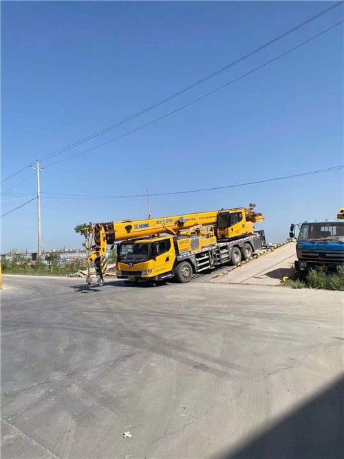 青白江区吊车作业时，可能会产生哪些额外收费项目？