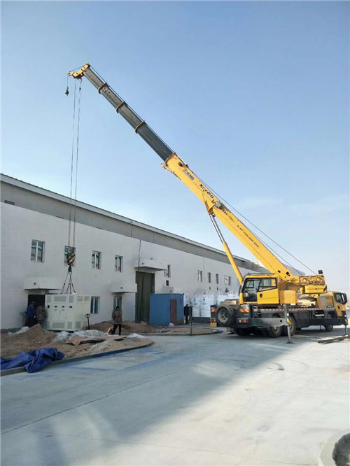 青白江区“超载就喊停”—— 吊车的 “重量保镖” 技术